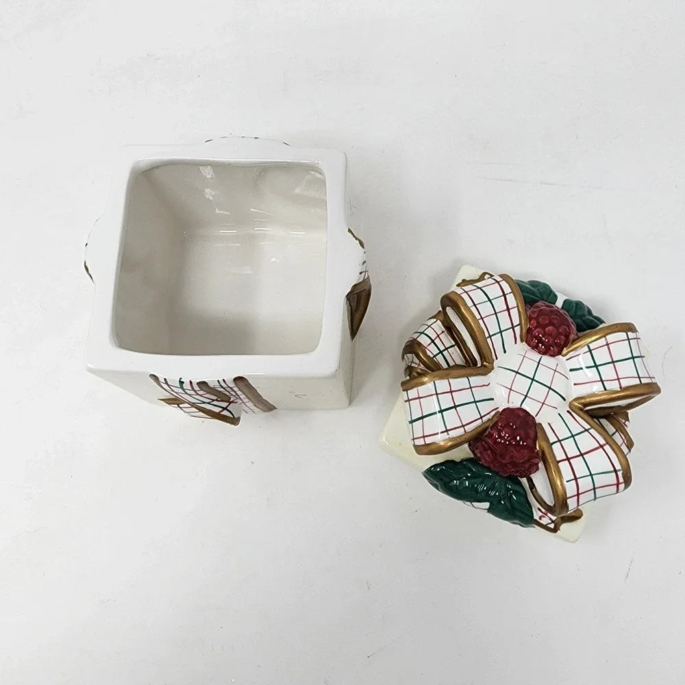 Vintage Avon China Gift Box Lidded Trinket Jar‎ Plaid Bow Ceramic Holiday Decor